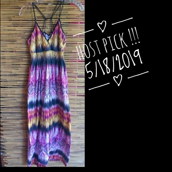 Currants Dresses & Skirts - Currants LJ Tie Dye Triangle Top Maxi Dress